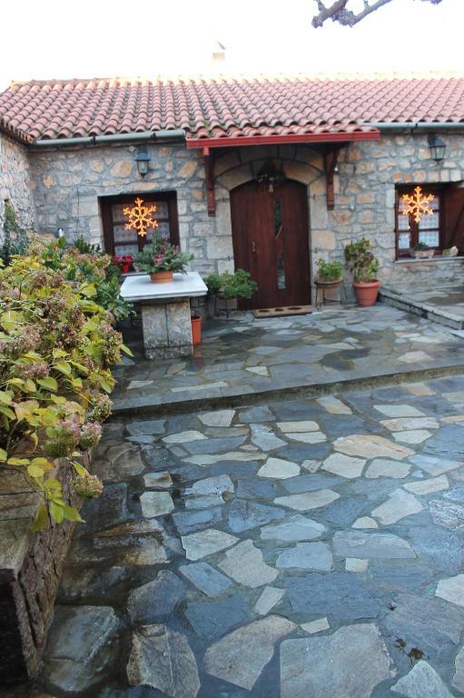 Guesthouse Karahalios Polydrossos Extérieur photo