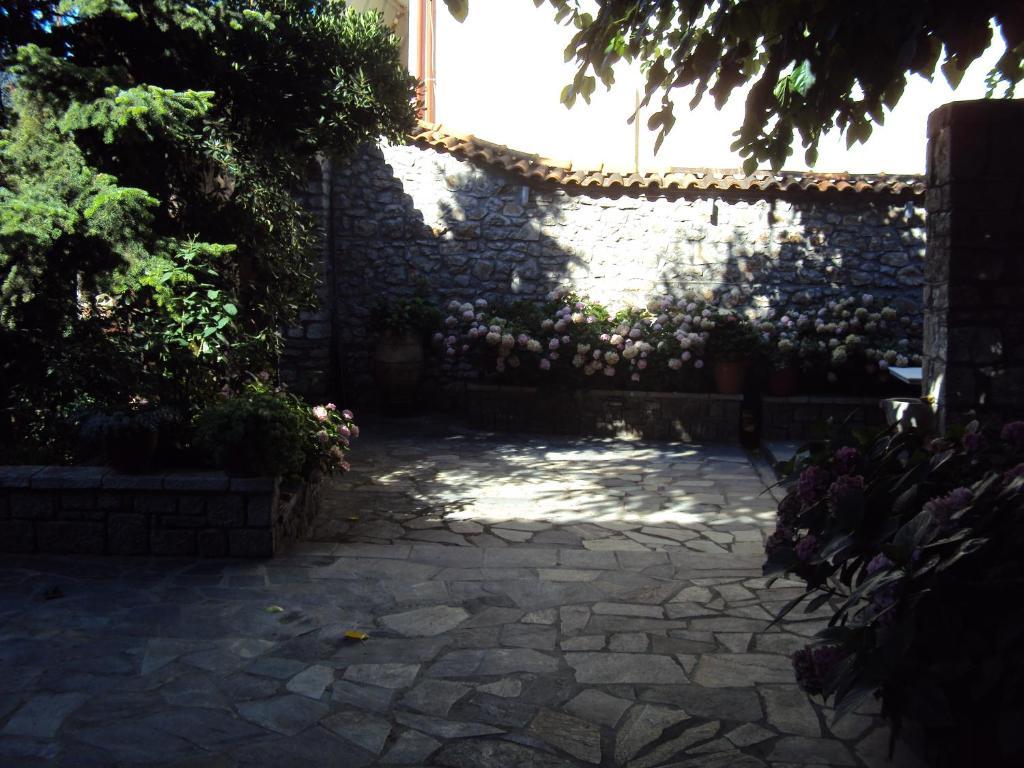 Guesthouse Karahalios Polydrossos Extérieur photo