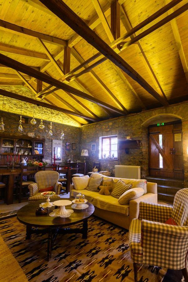 Guesthouse Karahalios Polydrossos Extérieur photo